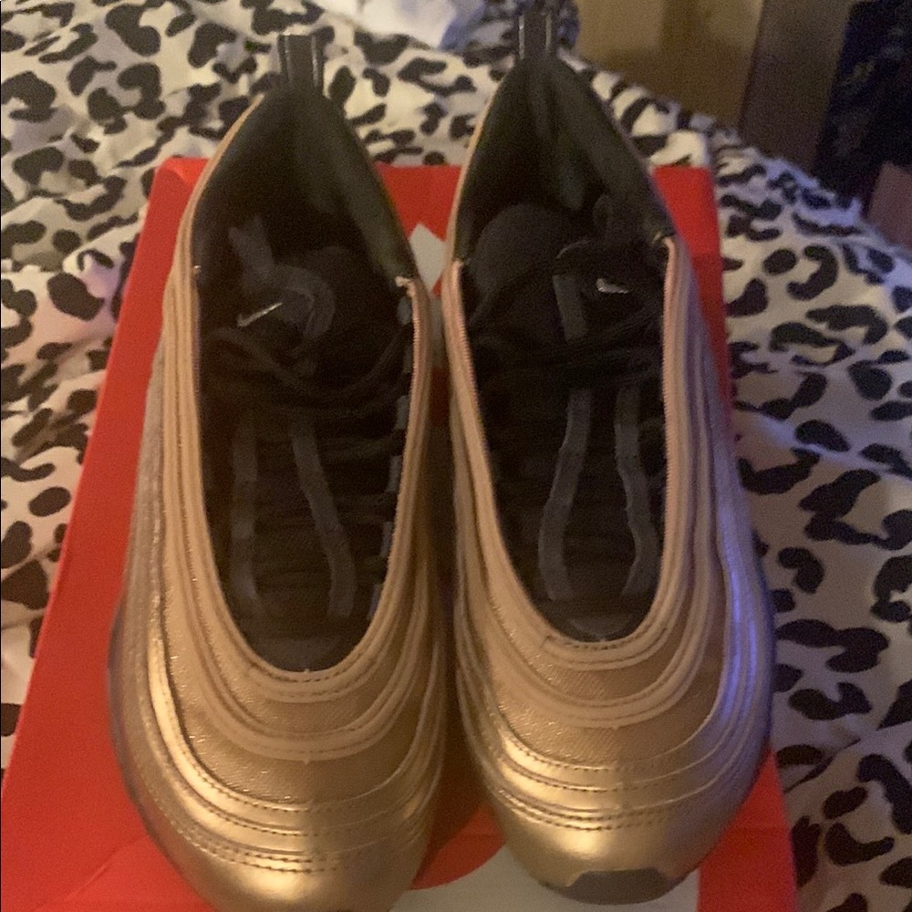 Nike Gold Sneakers for a Stylish Look